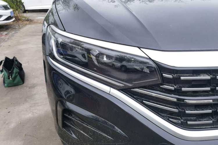 Used Volkswagen Passat 2023 Revised 330TSI Elite Edition Right Front Headlight
