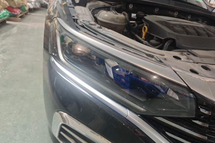 Used Volkswagen Passat 2023 Revised 380TSI Luxury Edition Right Front Headlight