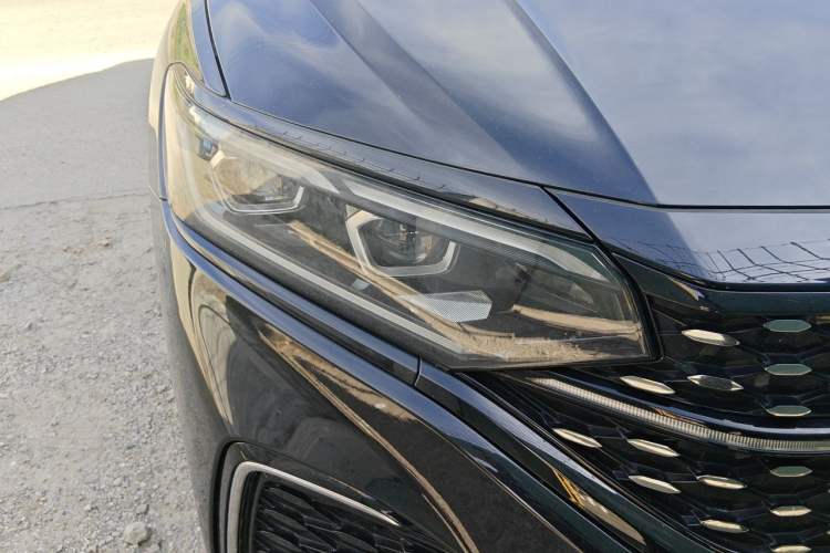 Used Volkswagen Passat 2023 330TSI Starry Luxury Edition Right Front Headlight