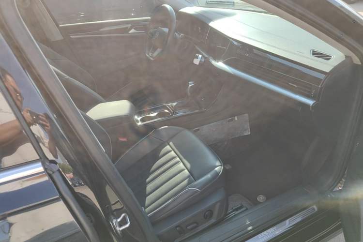 Used Volkswagen Passat 2023 330TSI Elite Edition Right Front Seat