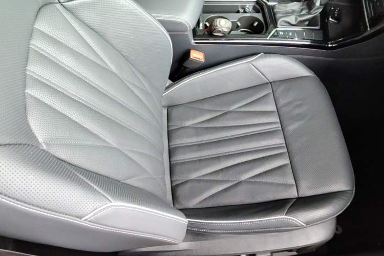 Used Volkswagen Passat 2023 Facelift 330TSI Luxury Edition Right Front Seat