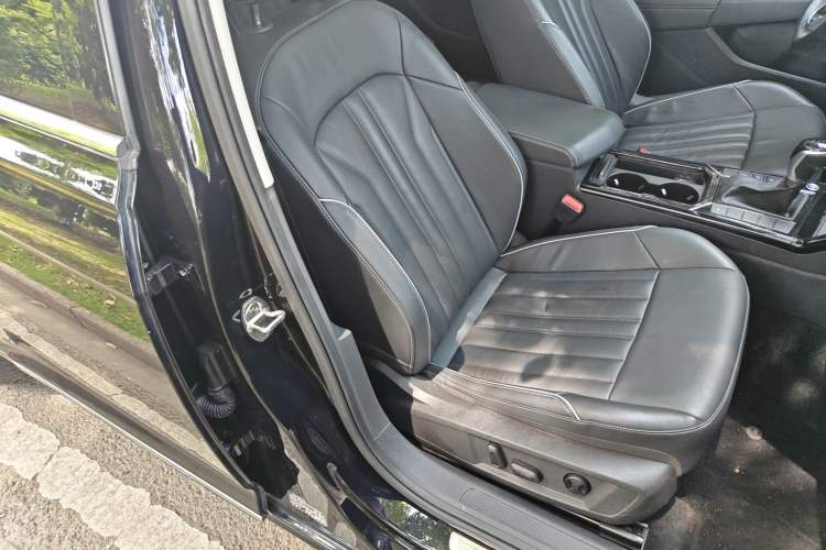 Used Volkswagen Passat 2023 330TSI Starry Elite Edition Right Front Seat