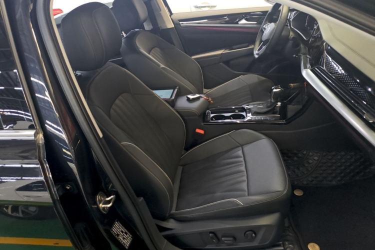 Used Volkswagen Passat 2023 Facelift 330TSI Luxury Edition Right Front Seat