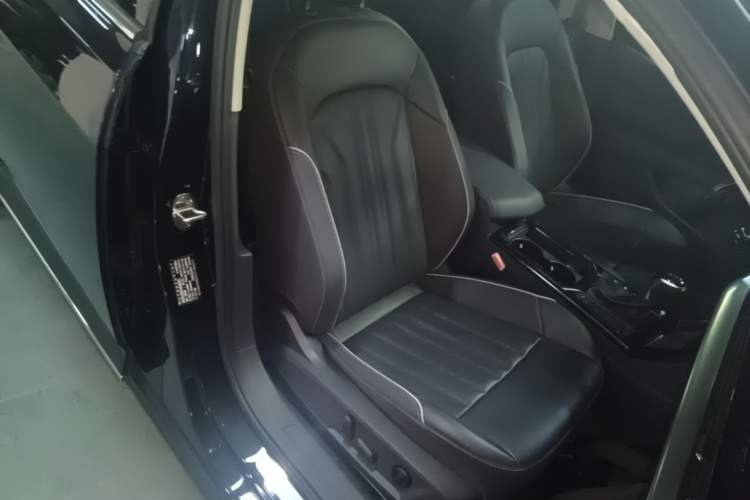Used Volkswagen Passat 2023 330TSI Starry Elite Edition Right Front Seat
