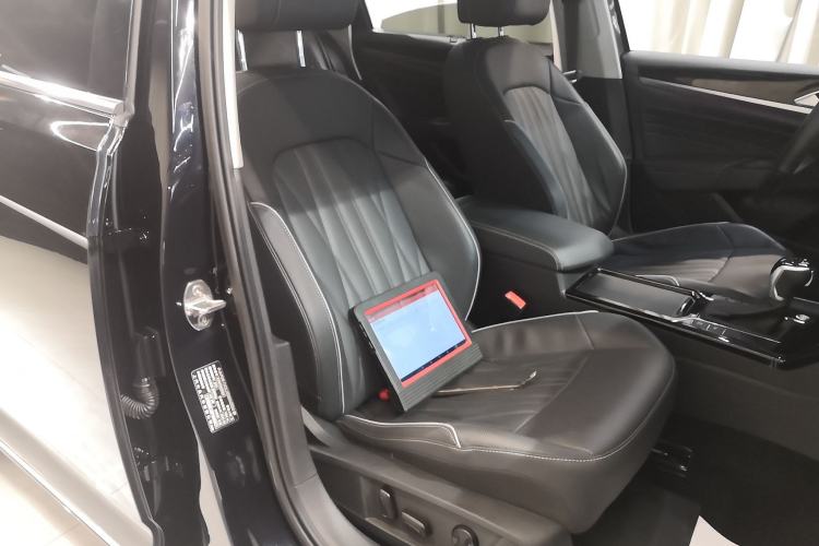 Used Volkswagen Passat 2023 Facelift 330TSI Luxury Edition Right Front Seat