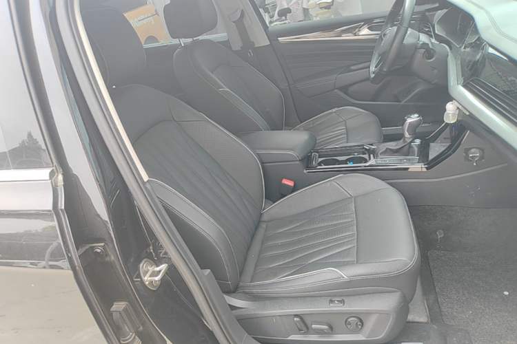 Used Volkswagen Passat 2023 330TSI Starry Luxury Edition Right Front Seat