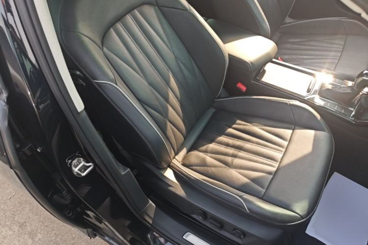 Used Volkswagen Passat 2023 330TSI Starry Luxury Edition Right Front Seat
