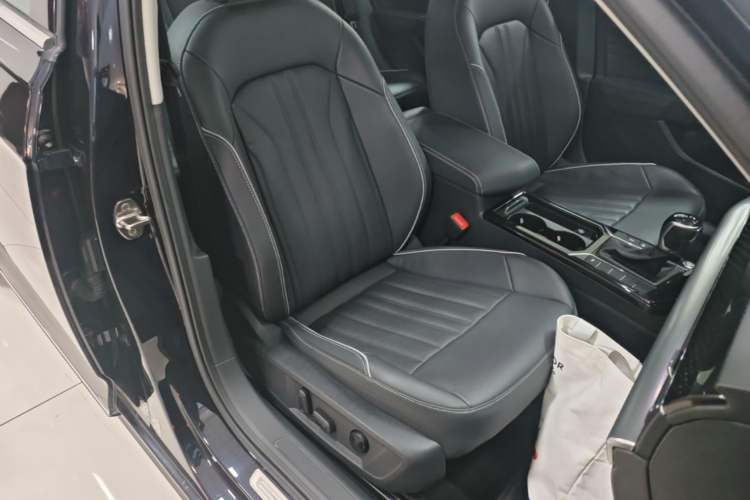 Used Volkswagen Passat 2023 330TSI Starry Elite Edition Right Front Seat