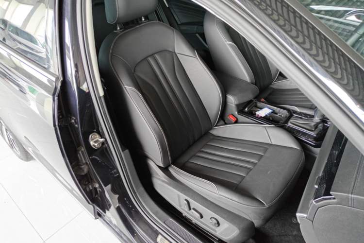 Used Volkswagen Passat 2023 330TSI Elite Edition Right Front Seat