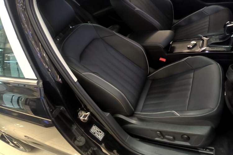 Used Volkswagen Passat 2023 Revised 330TSI Starry Elite Edition Right Front Seat