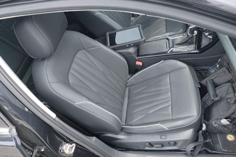 Used Volkswagen Passat 2023 330TSI Starry Luxury Edition Right Front Seat
