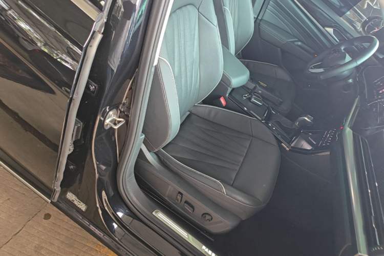 Used Volkswagen Passat 2023 330TSI Starry Luxury Edition Right Front Seat
