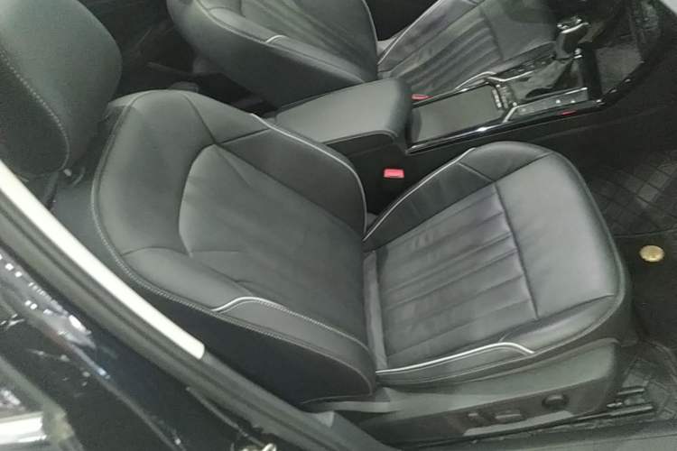 Used Volkswagen Passat 2023 330TSI Starry Elite Edition Right Front Seat