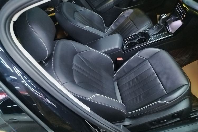 Used Volkswagen Passat 2023 330TSI Starry Elite Edition Right Front Seat