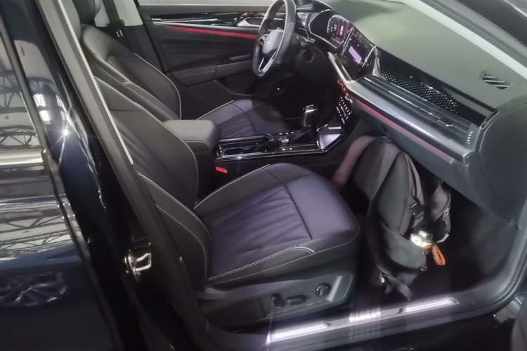 Used Volkswagen Passat 2023 330TSI Starry Luxury Edition Right Front Seat