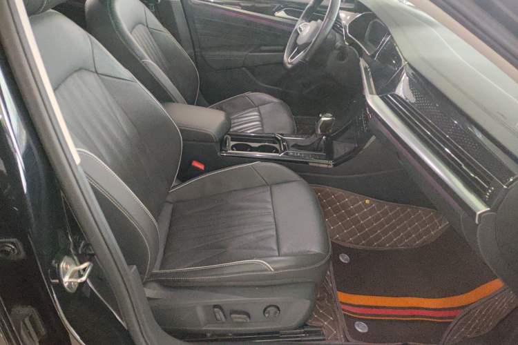 Used Volkswagen Passat 2023 380TSI Luxury Edition Right Front Seat