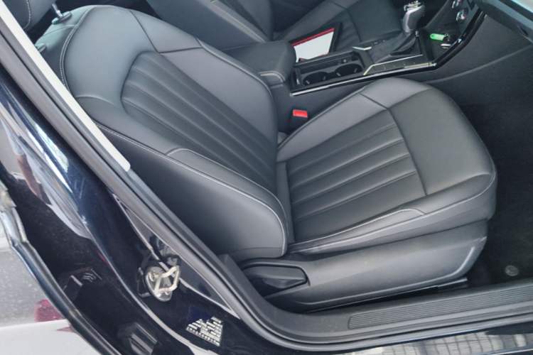 Used Volkswagen Passat 2023 280TSI Business Edition Right Front Seat