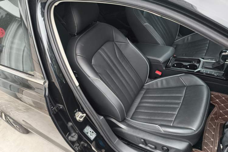 Used Volkswagen Passat 2023 Revised 330TSI Elite Edition Right Front Seat