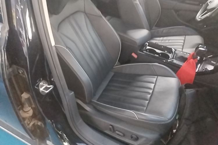 Used Volkswagen Passat 2023 330TSI Starry Elite Edition Right Front Seat