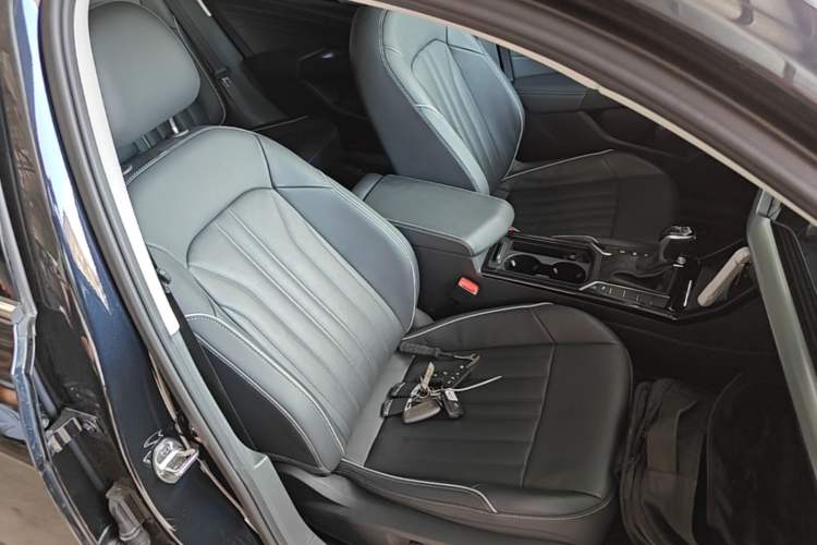 Used Volkswagen Passat 2023 330TSI Elite Edition Right Front Seat