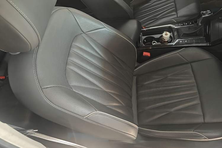 Used Volkswagen Passat 2023 Facelift 330TSI Luxury Edition Right Front Seat