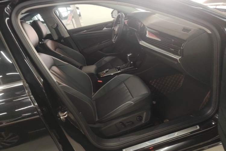 Used Volkswagen Passat 2023 330TSI Elite Edition Right Front Seat