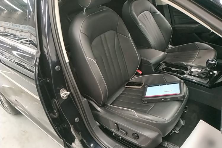 Used Volkswagen Passat 2023 330TSI Elite Edition Right Front Seat