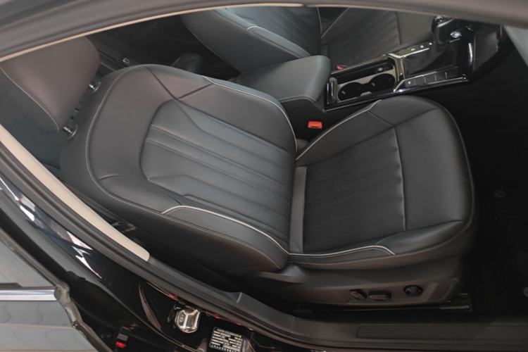 Used Volkswagen Passat 2023 Revised 330TSI Elite Edition Right Front Seat