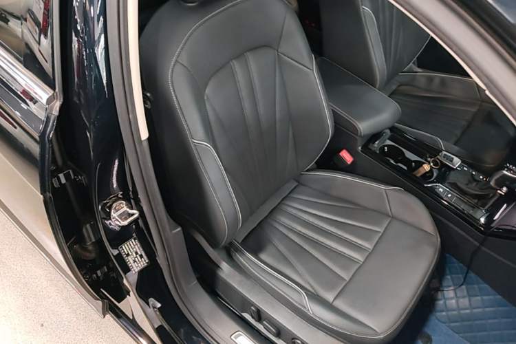 Used Volkswagen Passat 2023 Revised 380TSI Luxury Edition Right Front Seat
