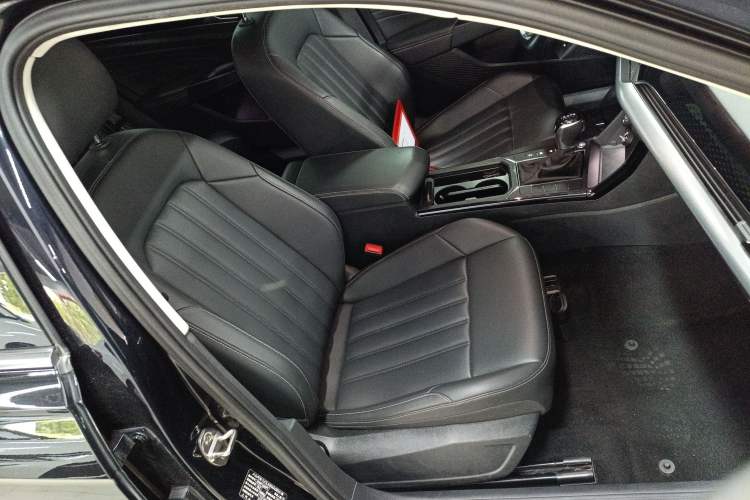Used Volkswagen Passat 2023 Revised Version 280TSI Business Edition Right Front Seat