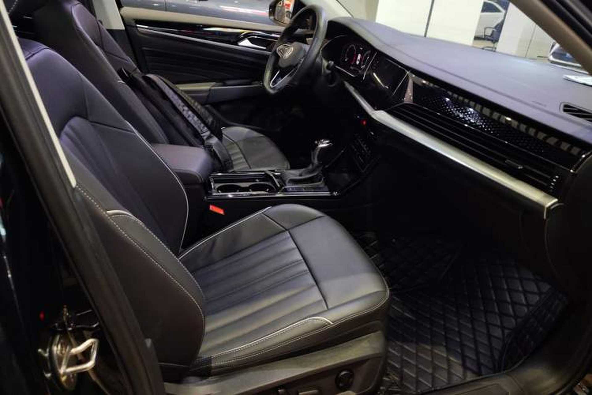 Used Volkswagen Passat 2023 330TSI Starry Elite Edition Right Front Seat
