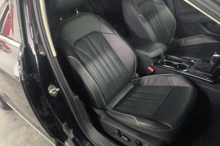Used Volkswagen Passat 2023 330TSI Starry Elite Edition Right Front Seat