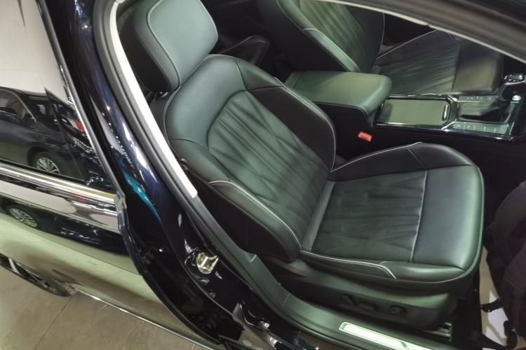 Used Volkswagen Passat 2023 330TSI Starry Luxury Edition Right Front Seat