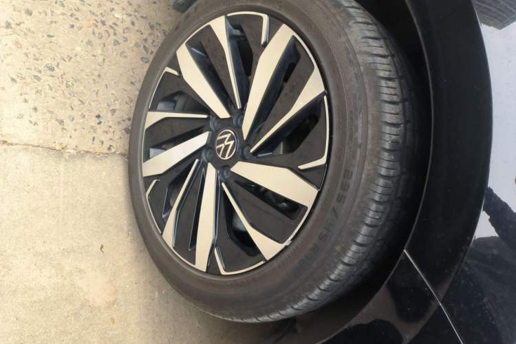 Used Volkswagen Passat 2023 Revised 330TSI Elite Edition Right Front Wheel Hub