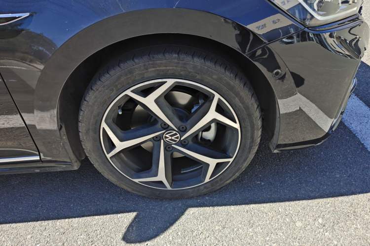 Used Volkswagen Passat 2023 Restyled 330TSI Starry Luxury Edition Right Front Wheel Hub