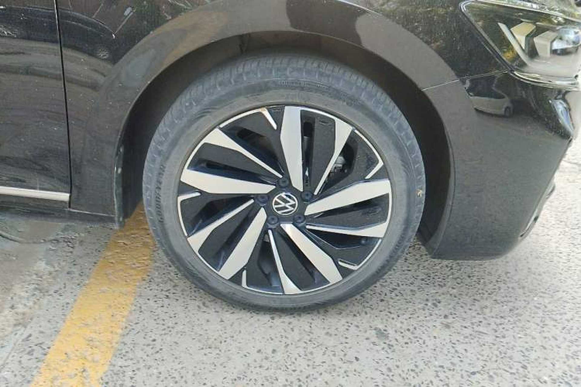 Used Volkswagen Passat 2023 Revised 330TSI Starry Elite Edition Right Front Wheel Hub