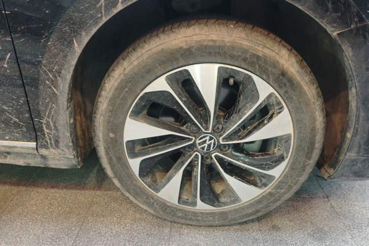 Used Volkswagen Passat 2023 Revised 330TSI Starry Elite Edition Right Front Wheel Hub