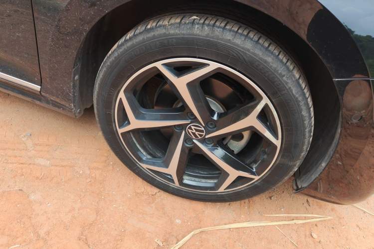 Used Volkswagen Passat 2023 Restyled 330TSI Starry Luxury Edition Right Front Wheel Hub