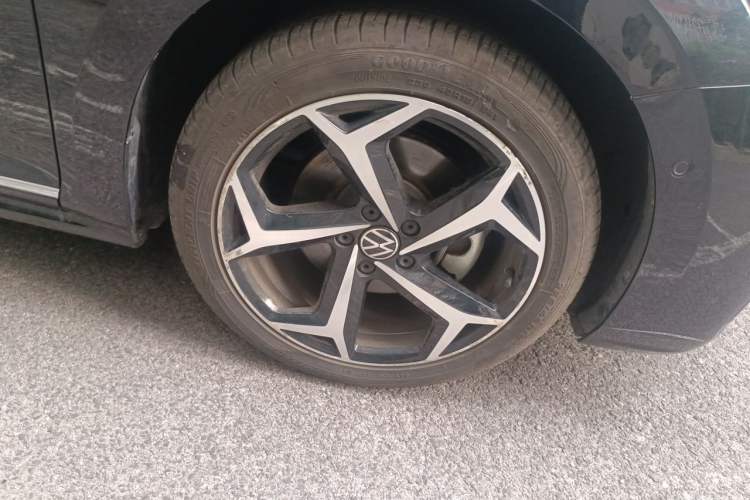 Used Volkswagen Passat 2023 Revised 330TSI Starry Luxury Edition Right Front Wheel Hub