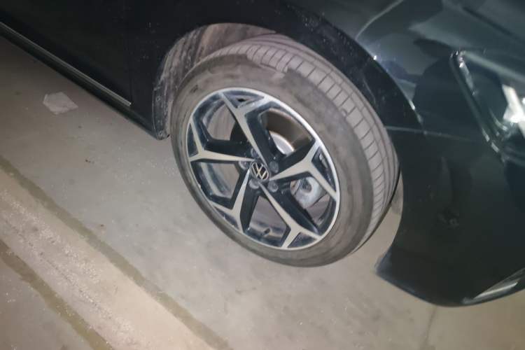 Used Volkswagen Passat 2023 Revised 330TSI Starry Elite Edition Right Front Wheel Hub