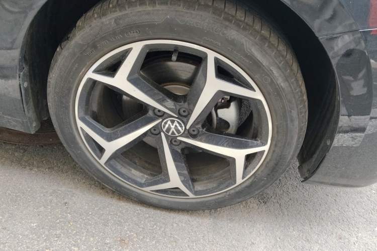 Used Volkswagen Passat 2023 Revised 330TSI Starry Elite Edition Right Front Wheel Hub