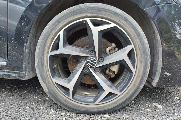 Used Volkswagen Passat 2023 330TSI Starry Elite Edition Right Front Wheel Hub
