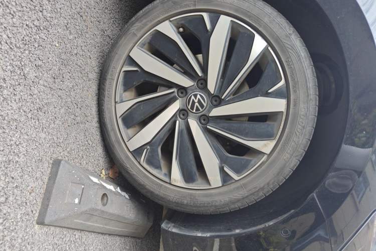 Used Volkswagen Passat 2023 380TSI Flagship Edition Right Front Wheel Hub