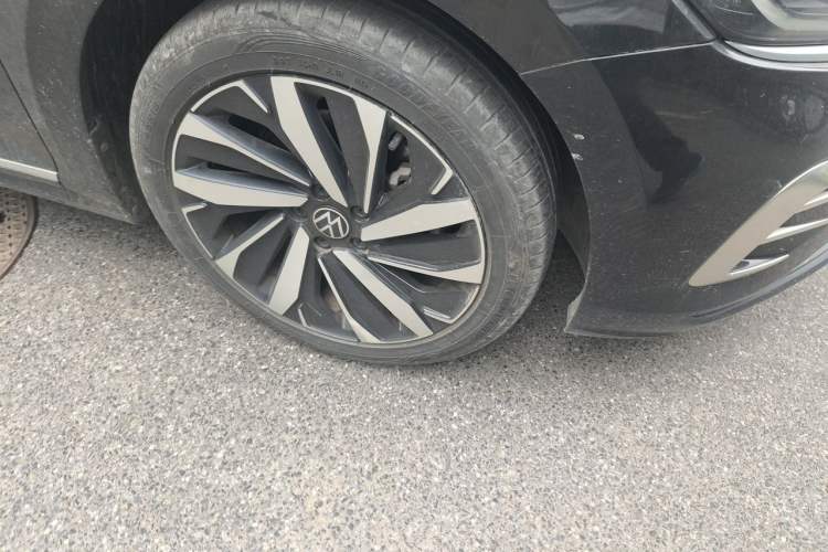 Used Volkswagen Passat 2023 Revised 330TSI Starry Elite Edition Right Front Wheel Hub