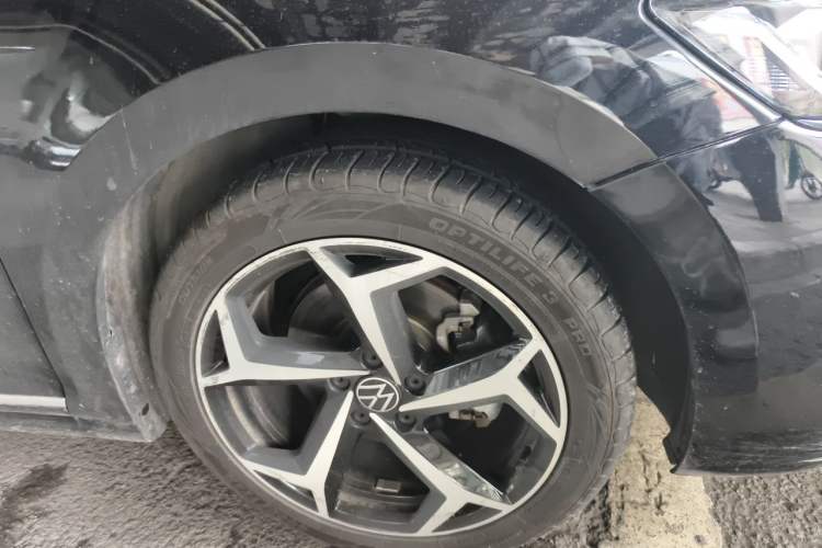 Used Volkswagen Passat 2023 Revised 330TSI Elite Edition Right Front Wheel Hub