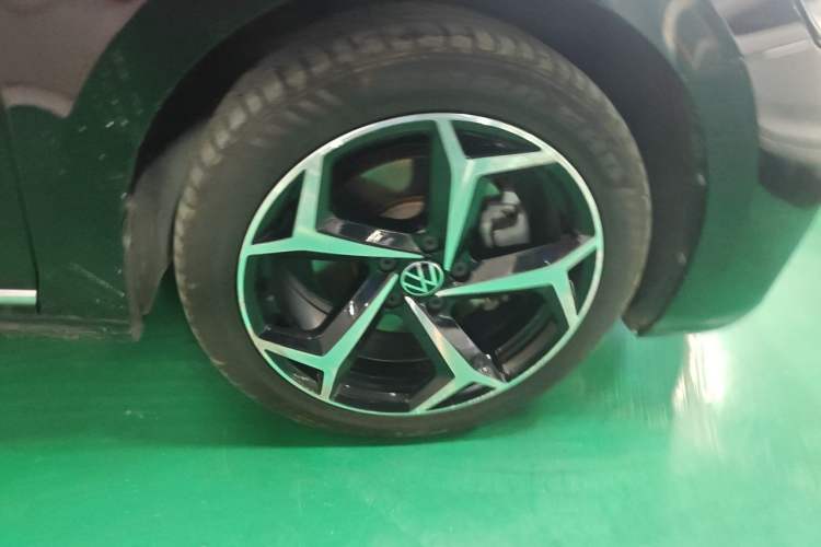 Used Volkswagen Passat 2023 330TSI Starry Elite Edition Right Front Wheel Hub
