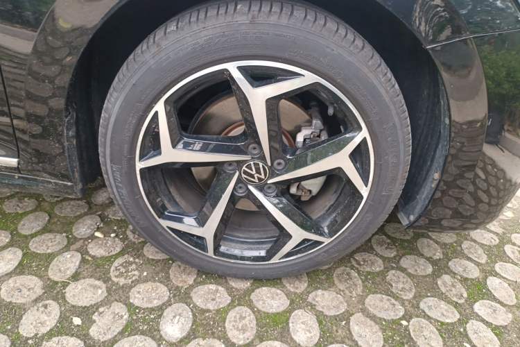 Used Volkswagen Passat 2023 Revised 330TSI Starry Elite Edition Right Front Wheel Hub