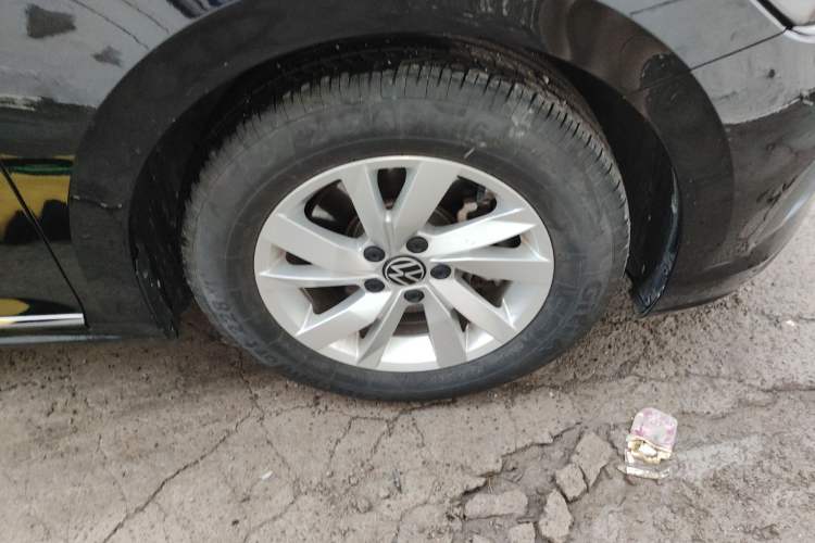 Used Volkswagen Passat 2023 Revised Version 280TSI Business Edition Right Front Wheel Hub