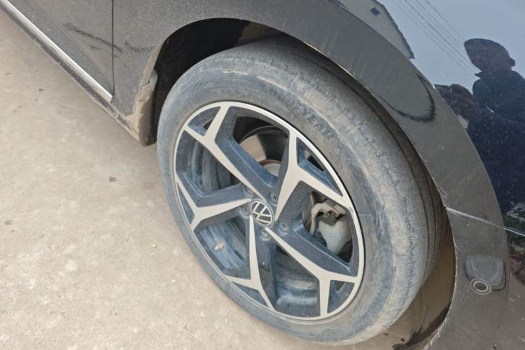 Used Volkswagen Passat 2023 330TSI Starry Luxury Edition Right Front Wheel Hub