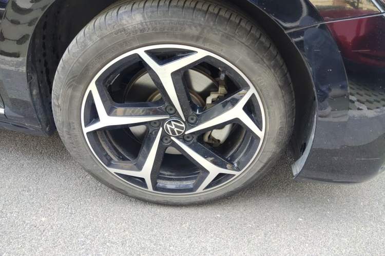 Used Volkswagen Passat 2023 Revised 330TSI Starry Elite Edition Right Front Wheel Hub